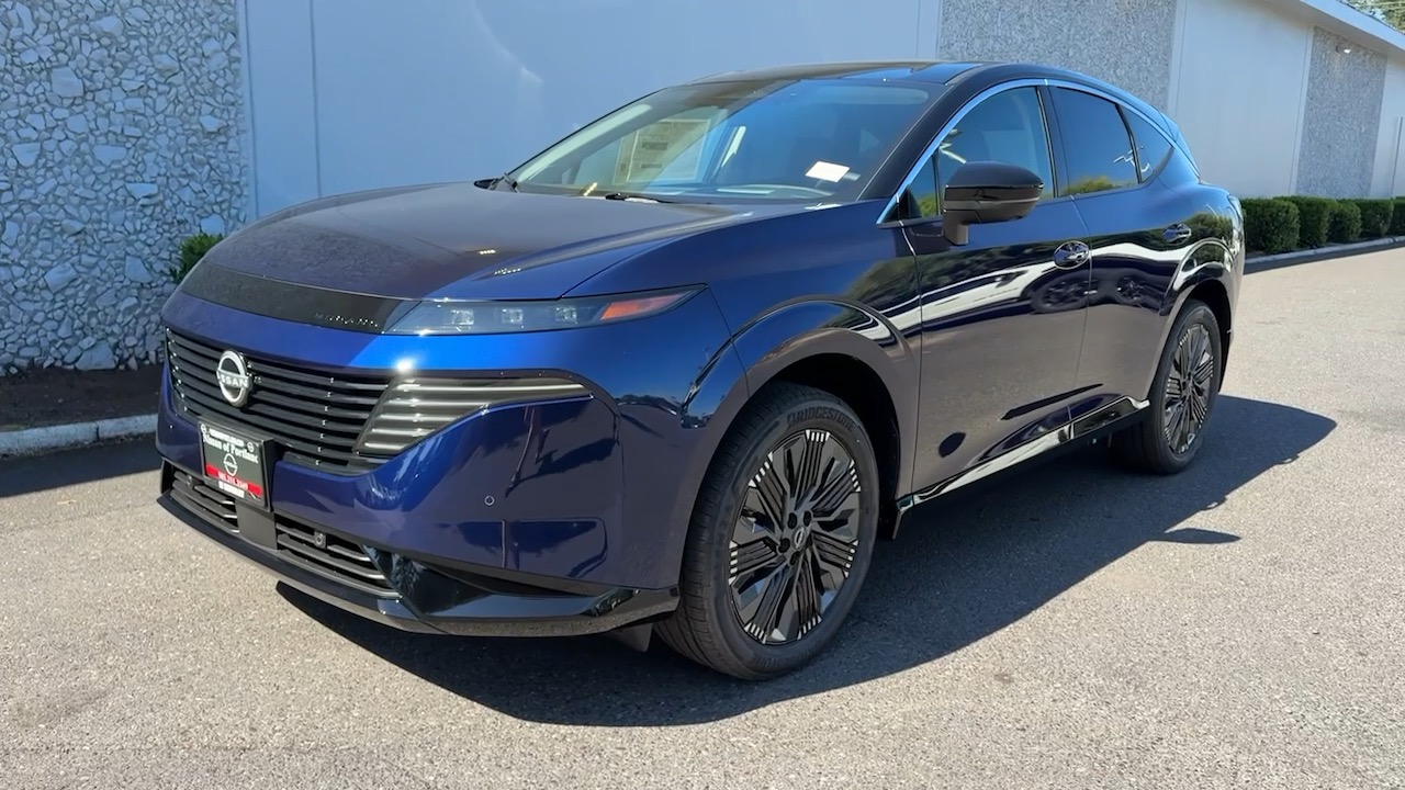 2025 Nissan Murano Platinum photo 2