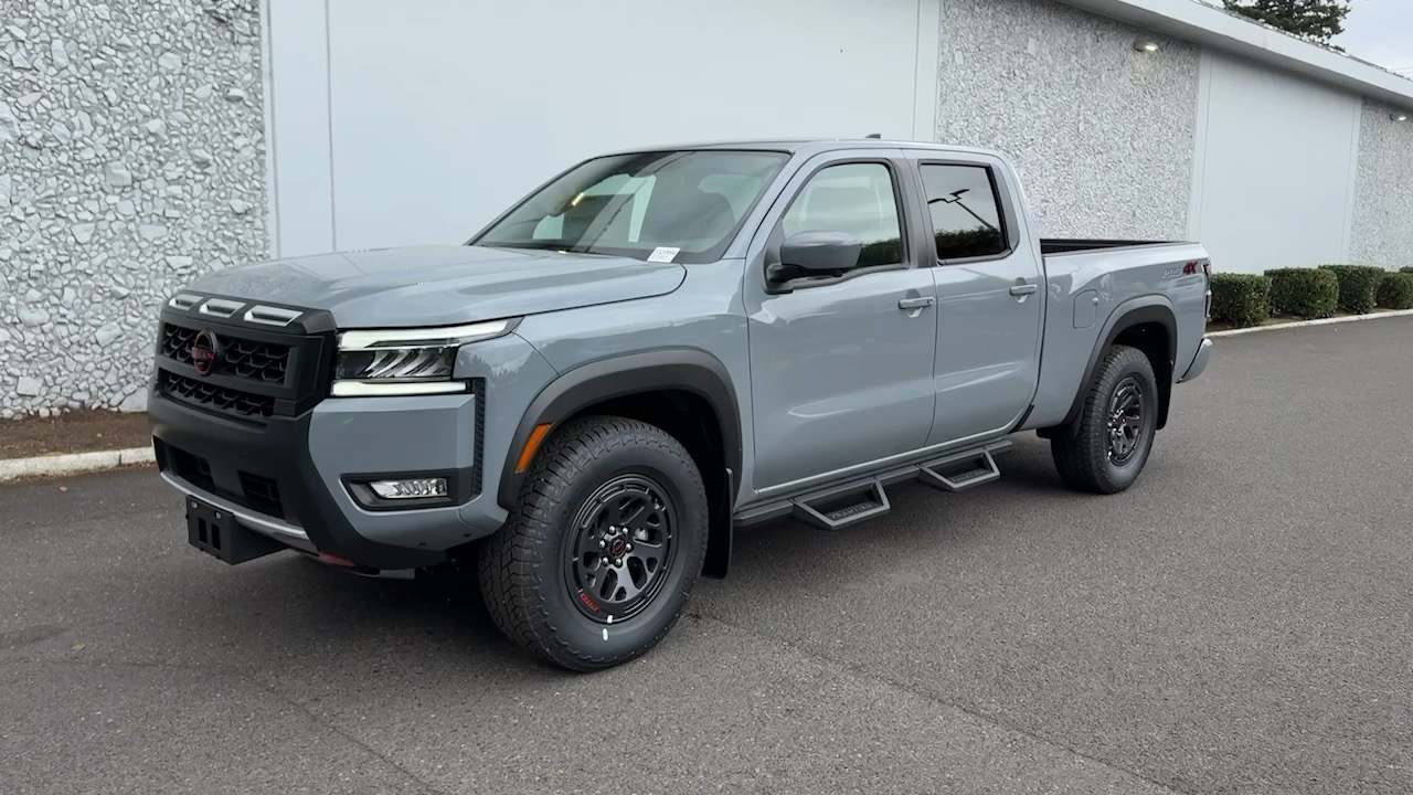 2025 Nissan Frontier photo 3