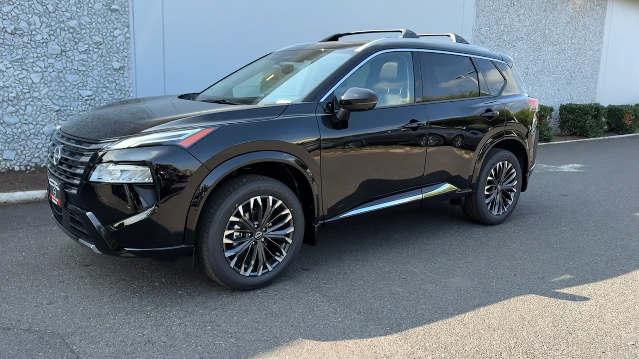 2026 Nissan Rogue Platinum photo 2