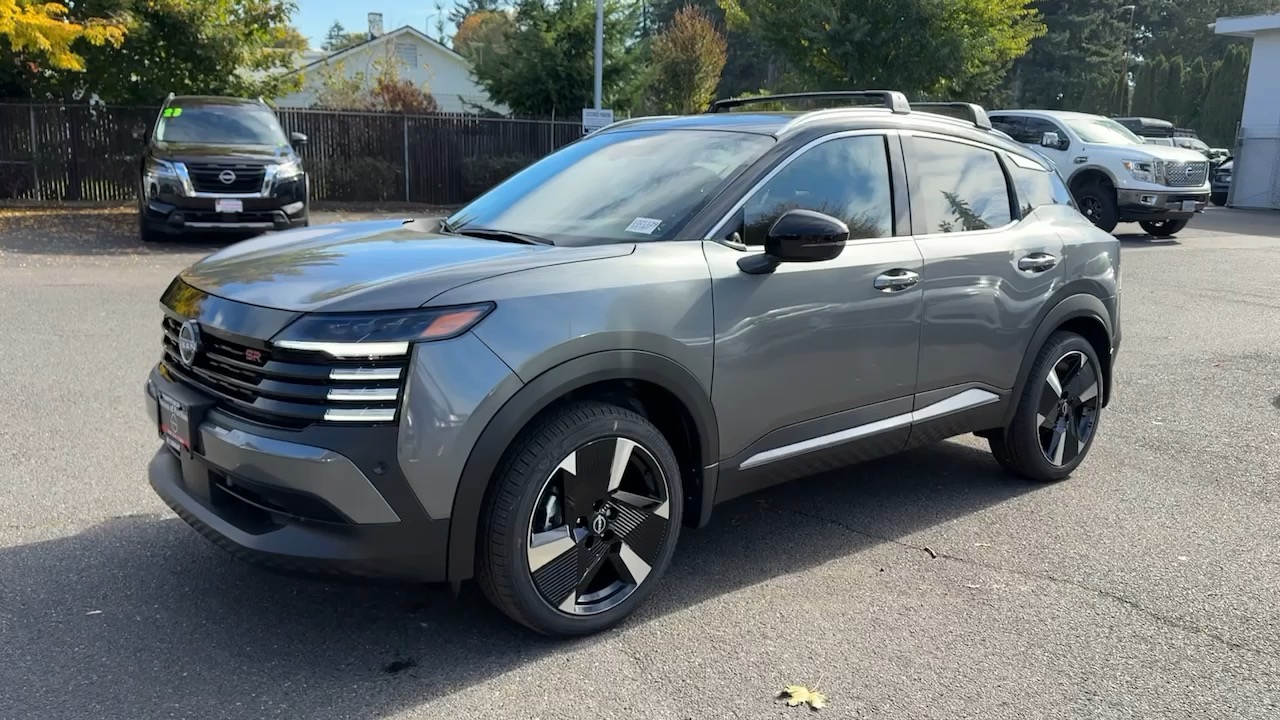 2026 Nissan Kicks SR photo 2