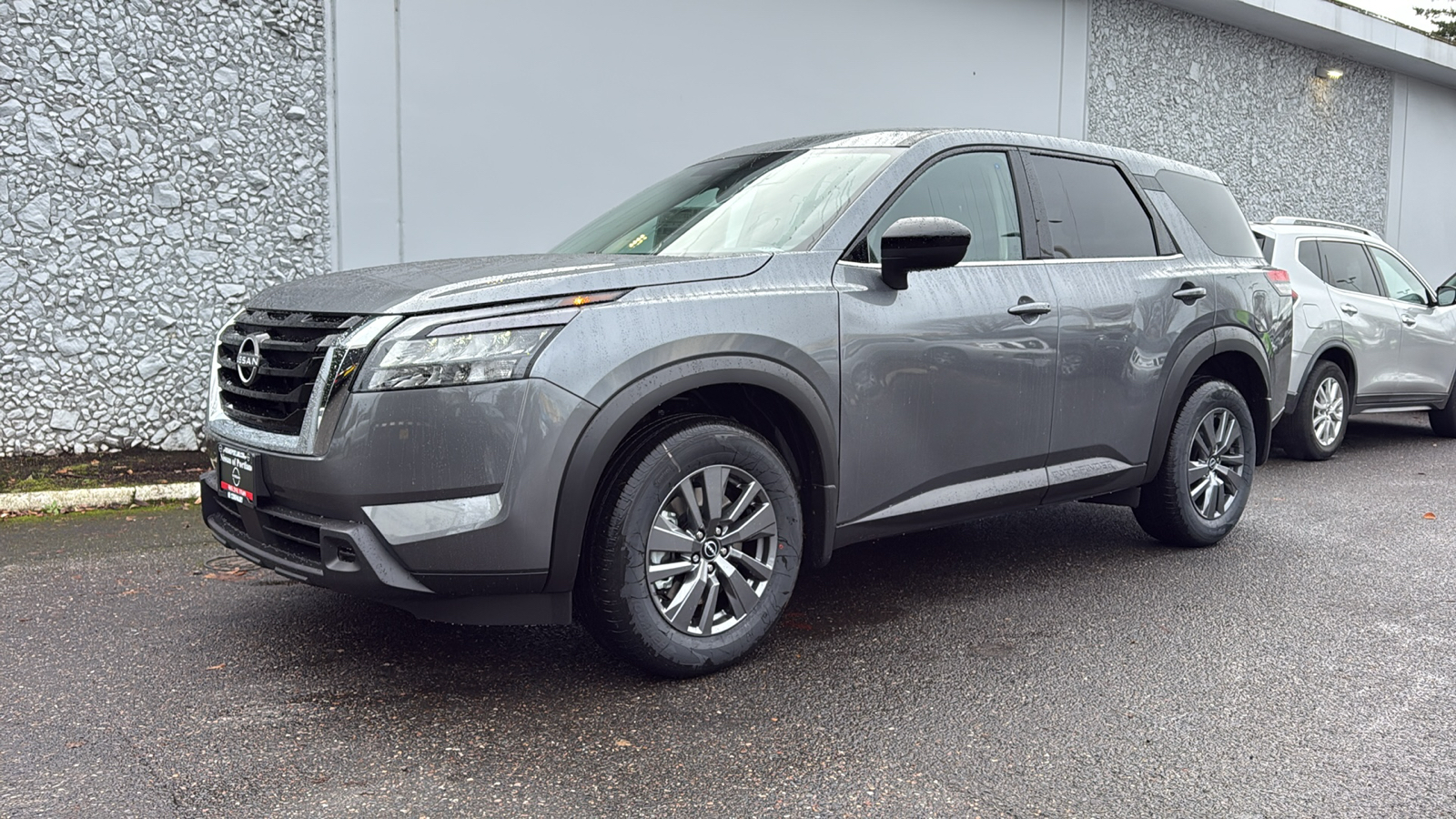 2025 Nissan Pathfinder S's photo