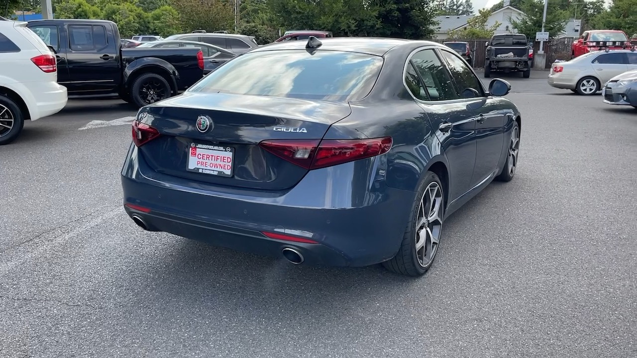 2019 Alfa Romeo Giulia  9