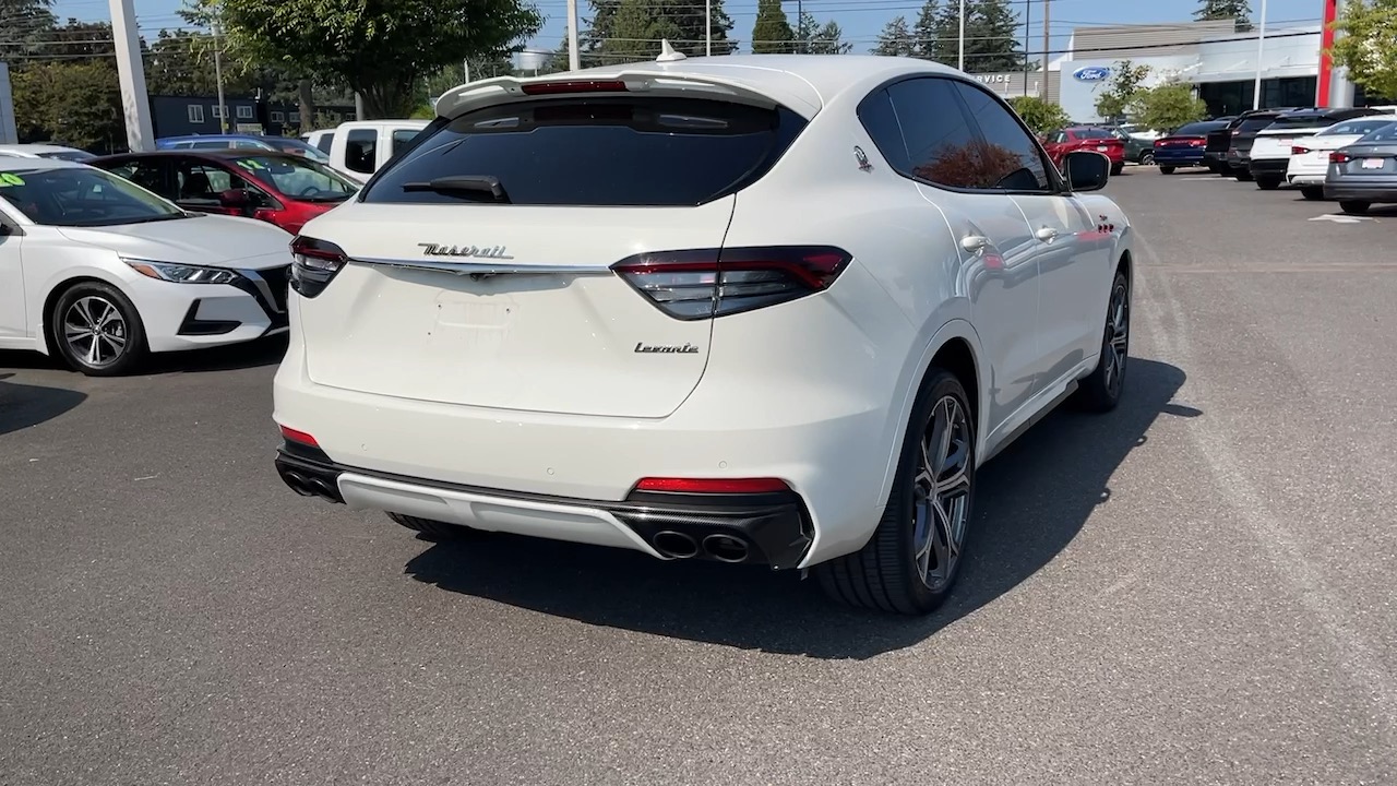 2021 Maserati Levante Trofeo 9