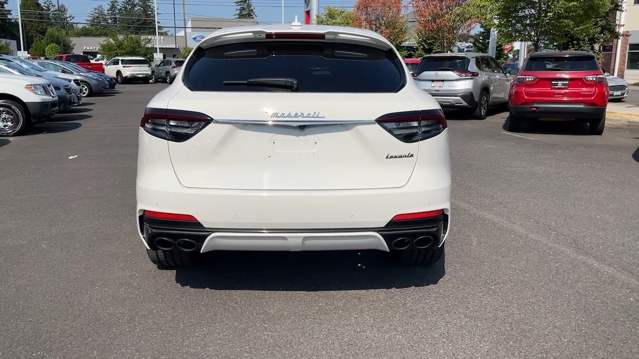 2021 Maserati Levante Trofeo 10