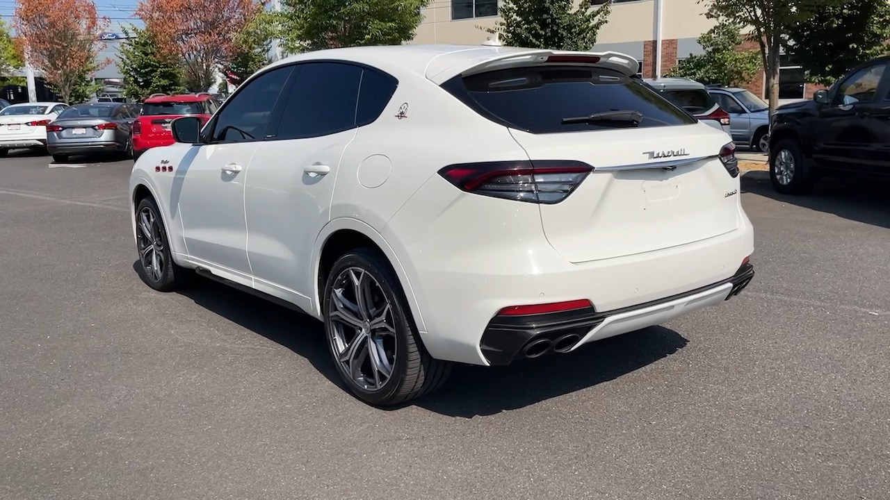 2021 Maserati Levante Trofeo 11