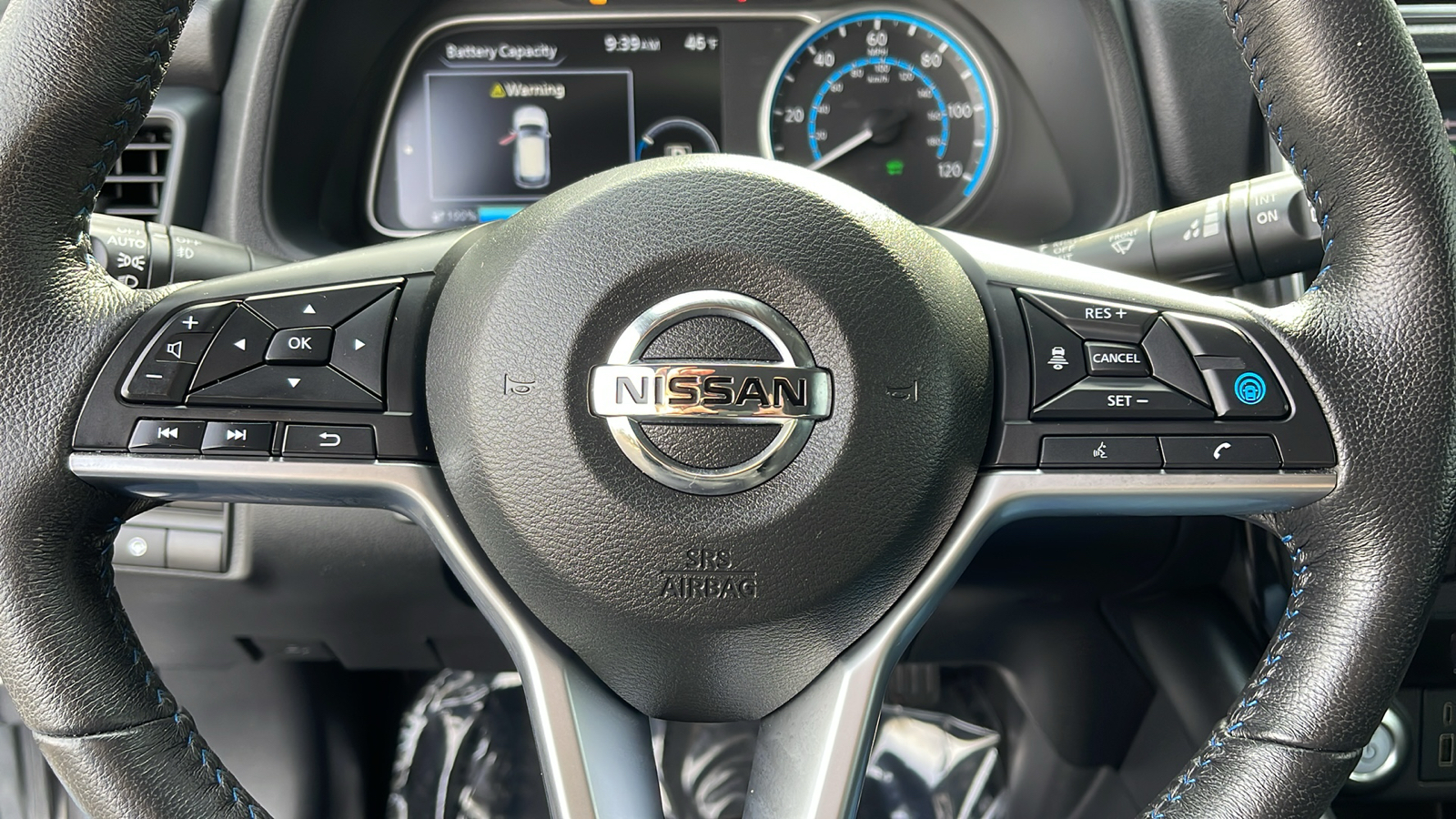 2022 Nissan LEAF SV 29