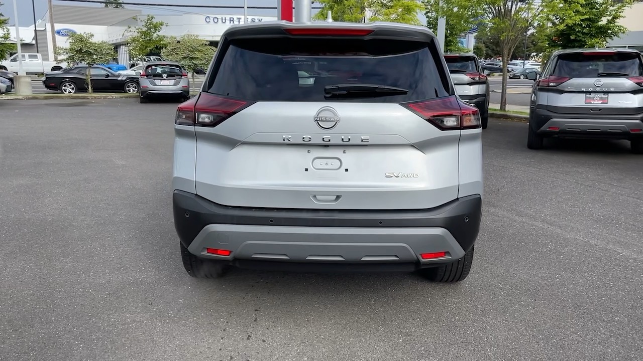 2022 Nissan Rogue SV 9