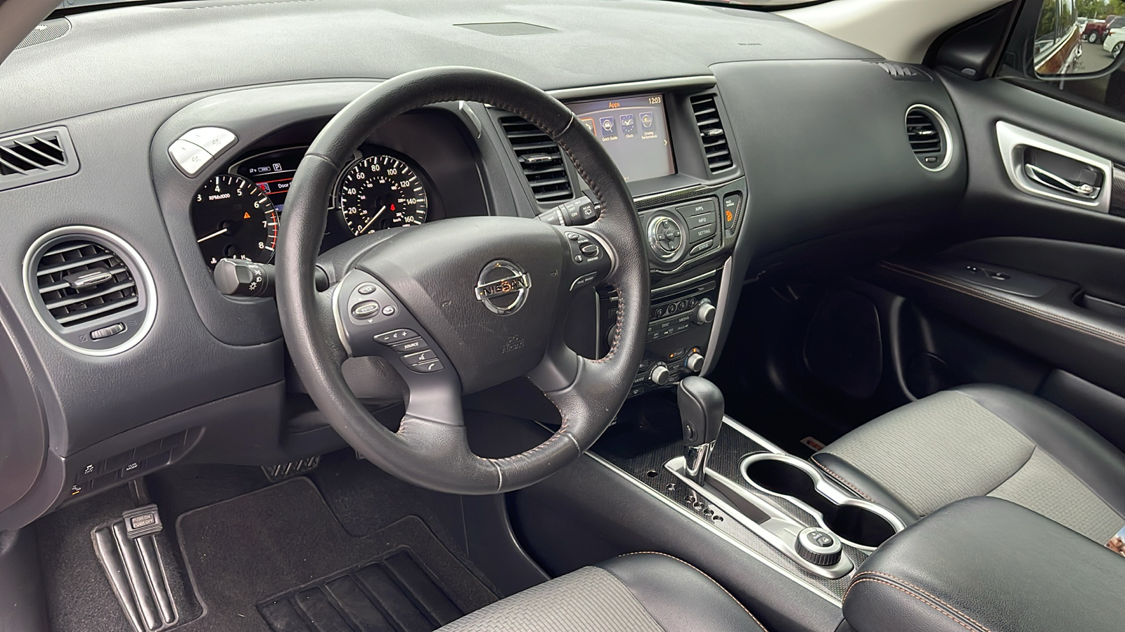 2020 Nissan Pathfinder SV 15