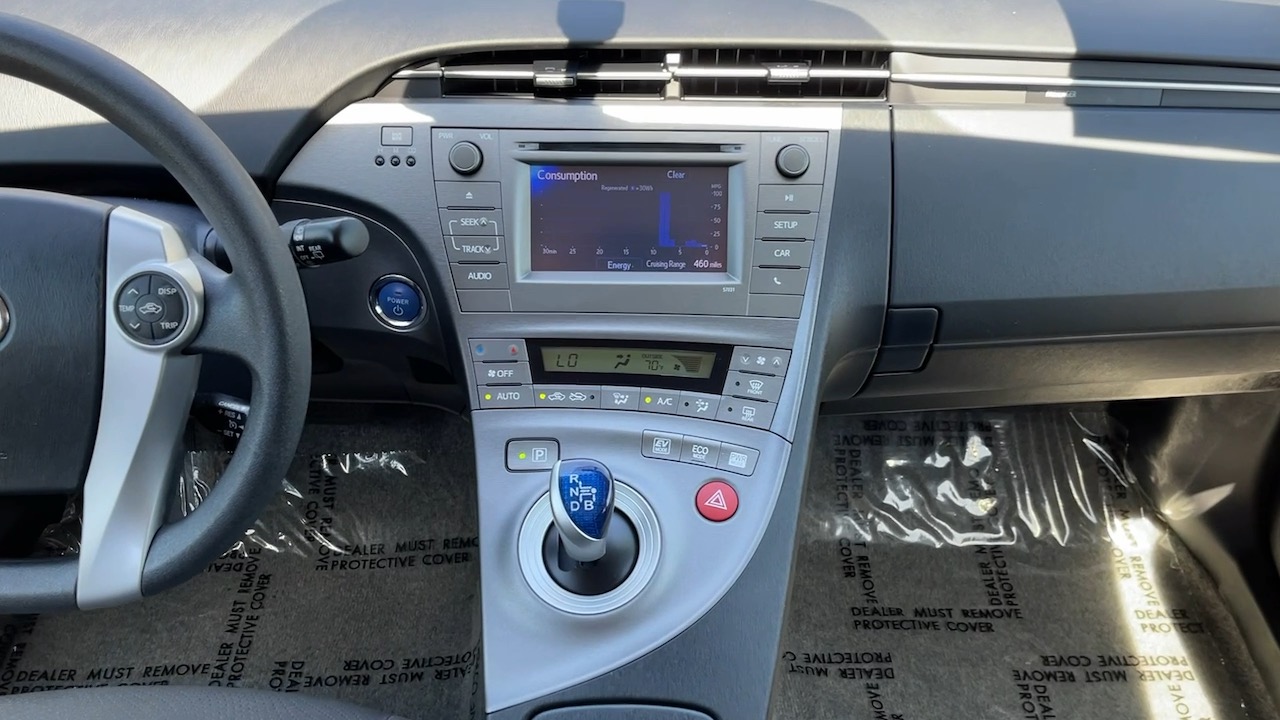 2013 Toyota Prius Two 12