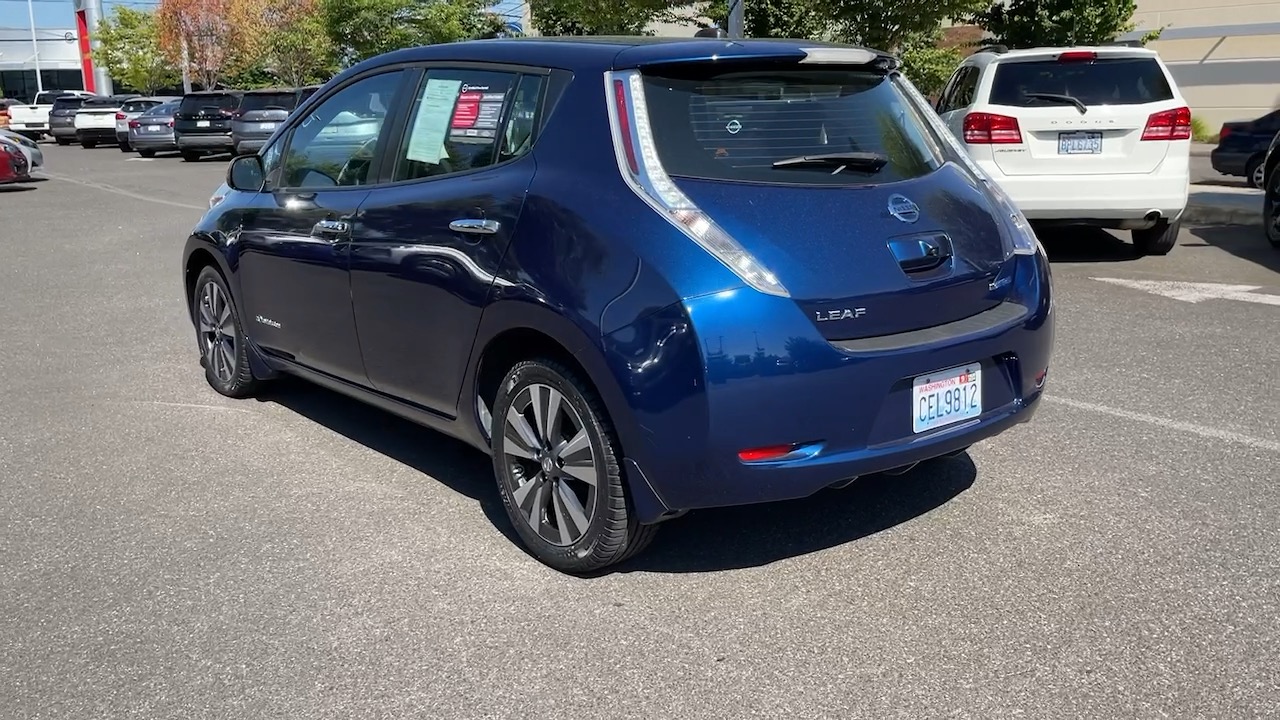 2017 Nissan LEAF SV 11