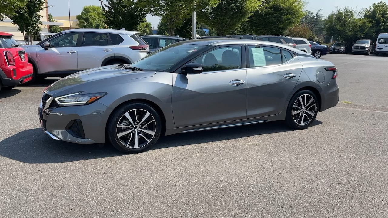 2022 Nissan Maxima SV 2