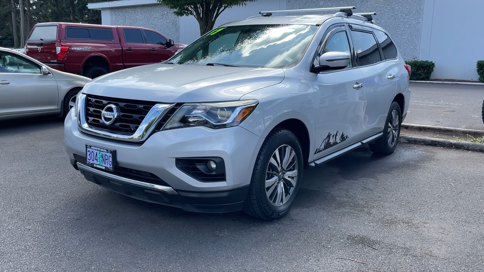 2017 Nissan Pathfinder SV 4