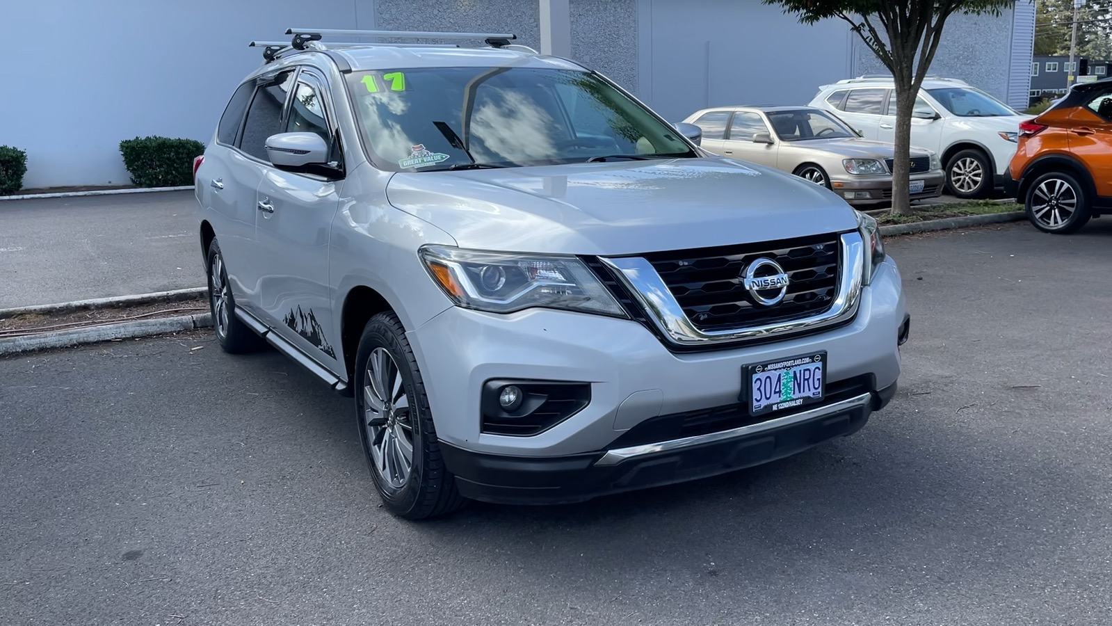 2017 Nissan Pathfinder SV 6