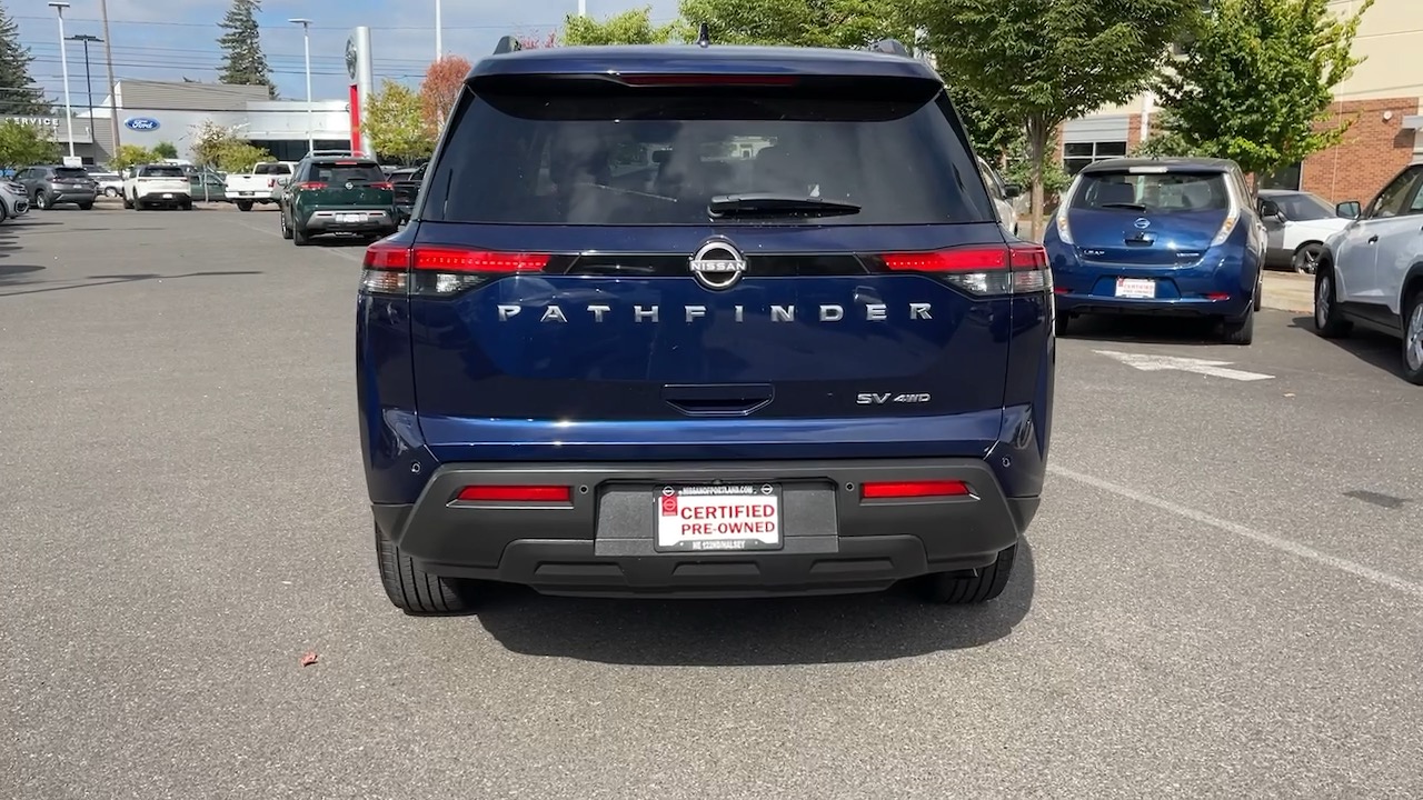 2022 Nissan Pathfinder SV 9