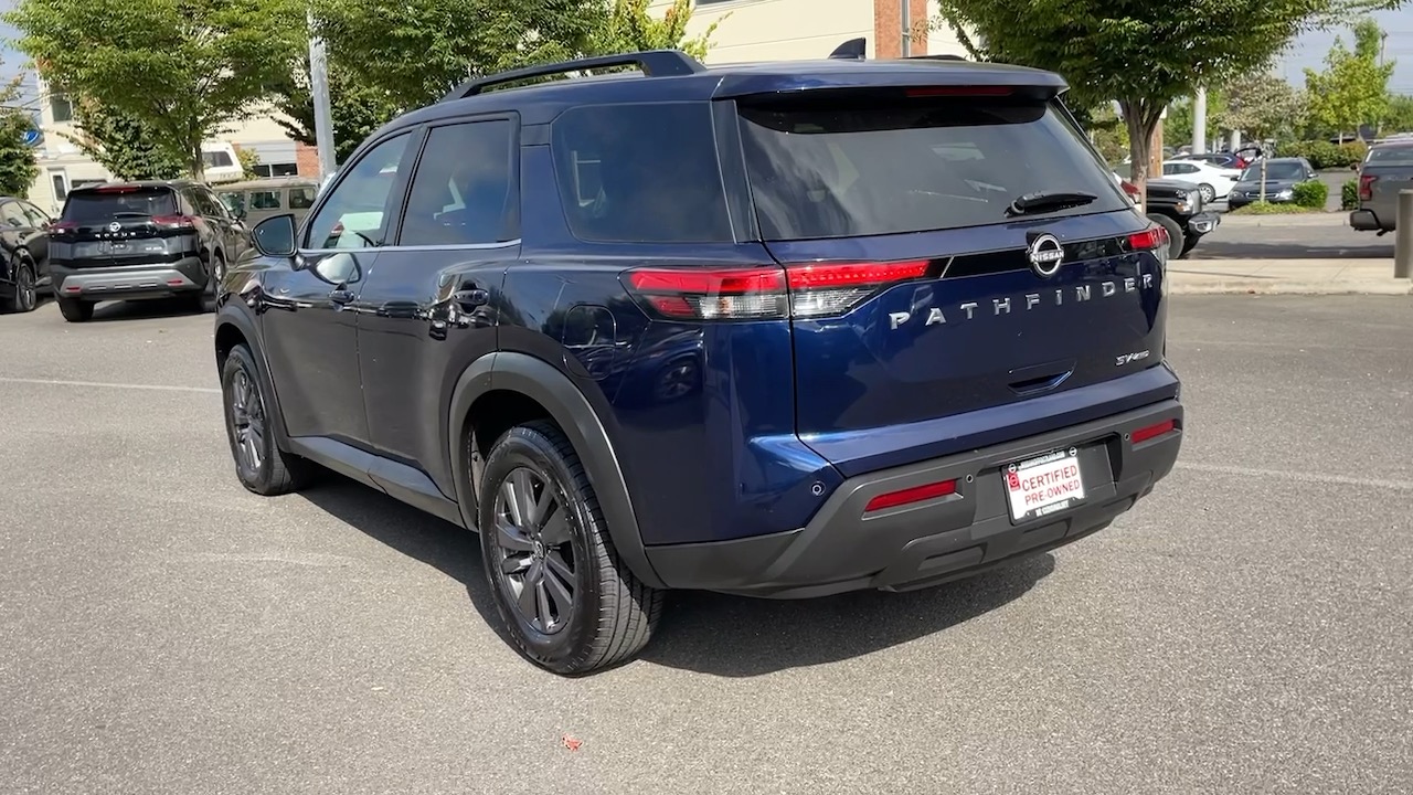 2022 Nissan Pathfinder SV 10