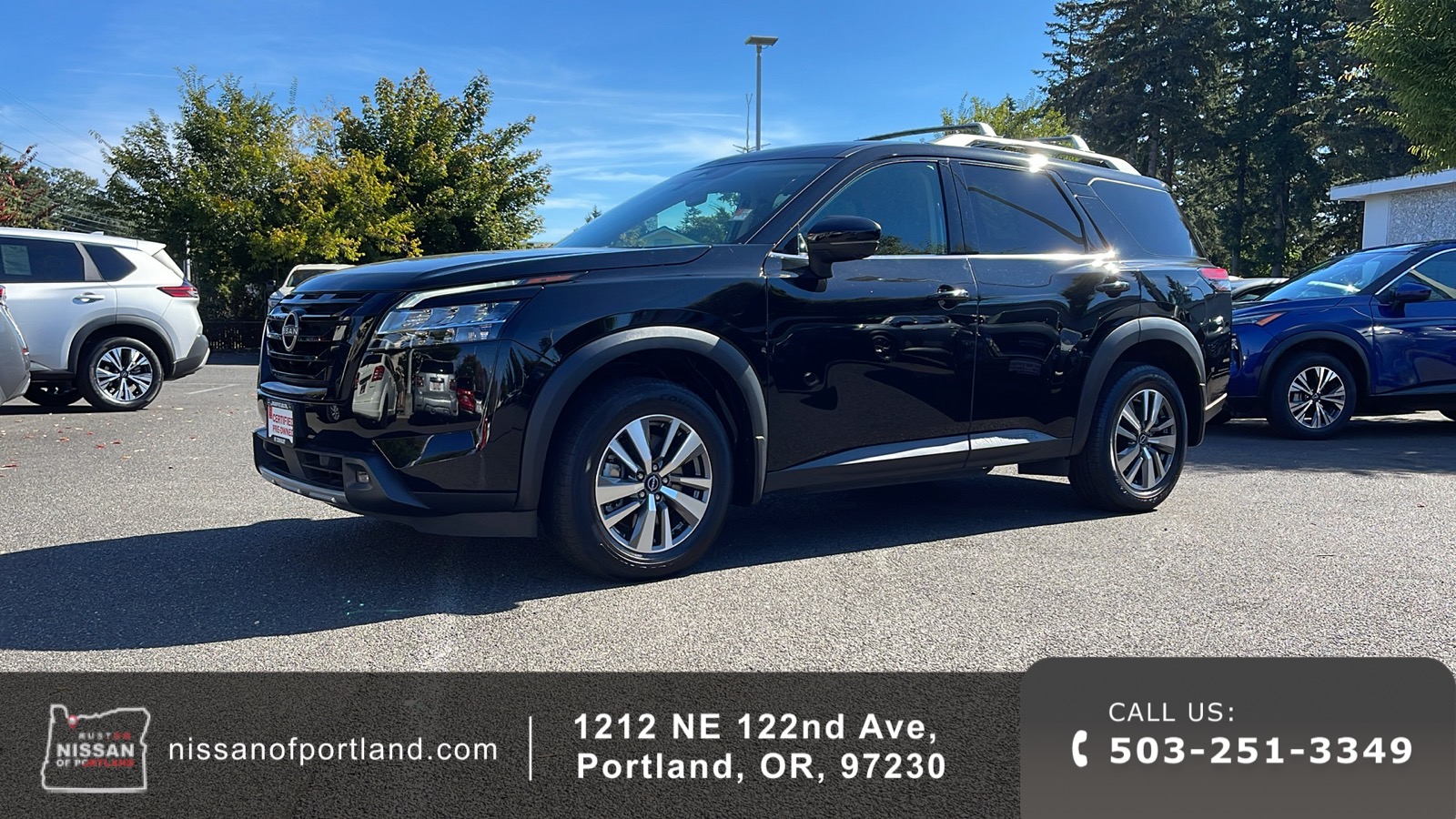 2023 Nissan Pathfinder SL 1