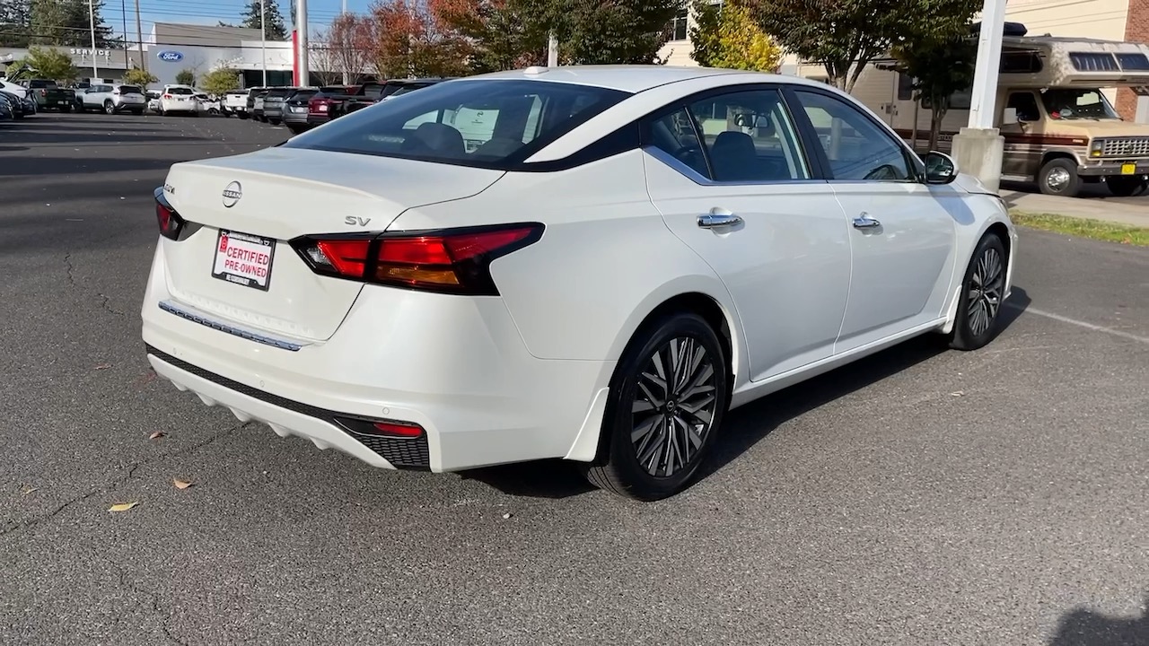 2023 Nissan Altima 2.5 SV 8