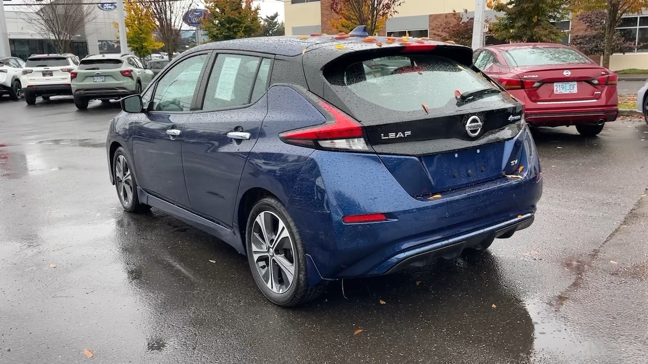 2022 Nissan LEAF SV 10