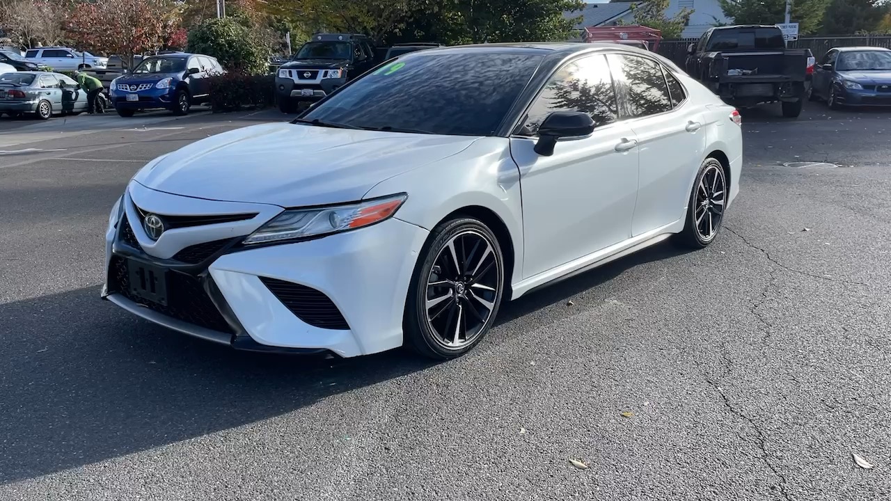 2019 Toyota Camry XSE 3