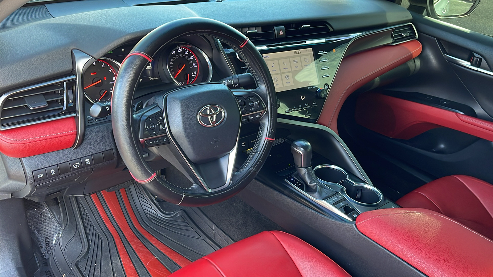 2019 Toyota Camry XSE 14