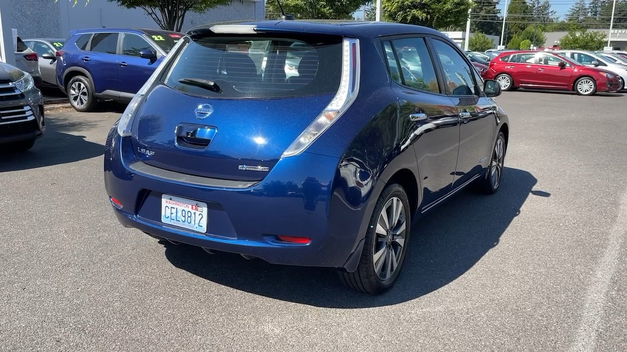 2017 Nissan LEAF SV 9