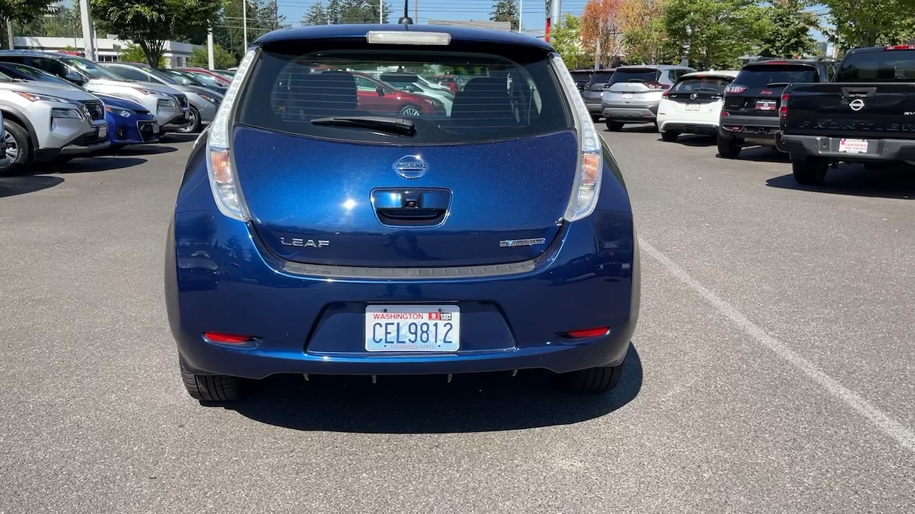 2017 Nissan LEAF SV 10