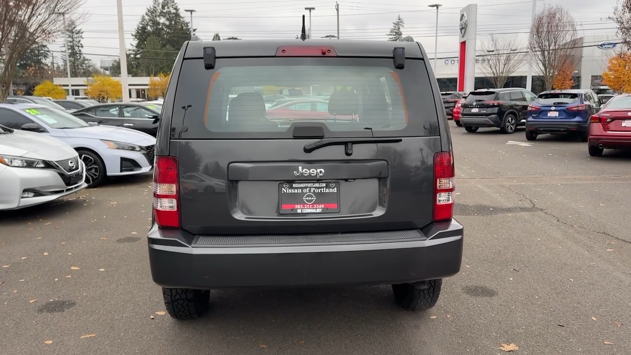 2011 Jeep Liberty Sport 8