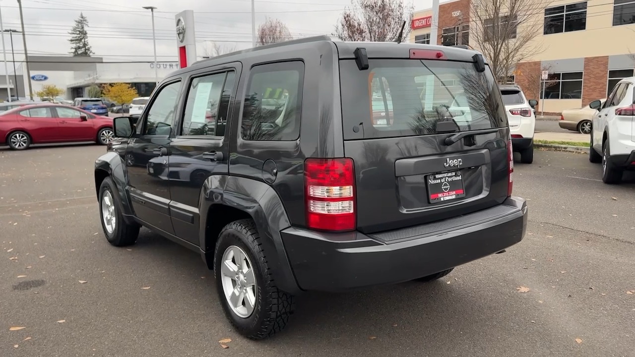 2011 Jeep Liberty Sport 9