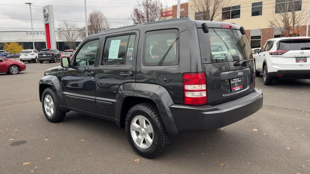 2011 Jeep Liberty Sport 10