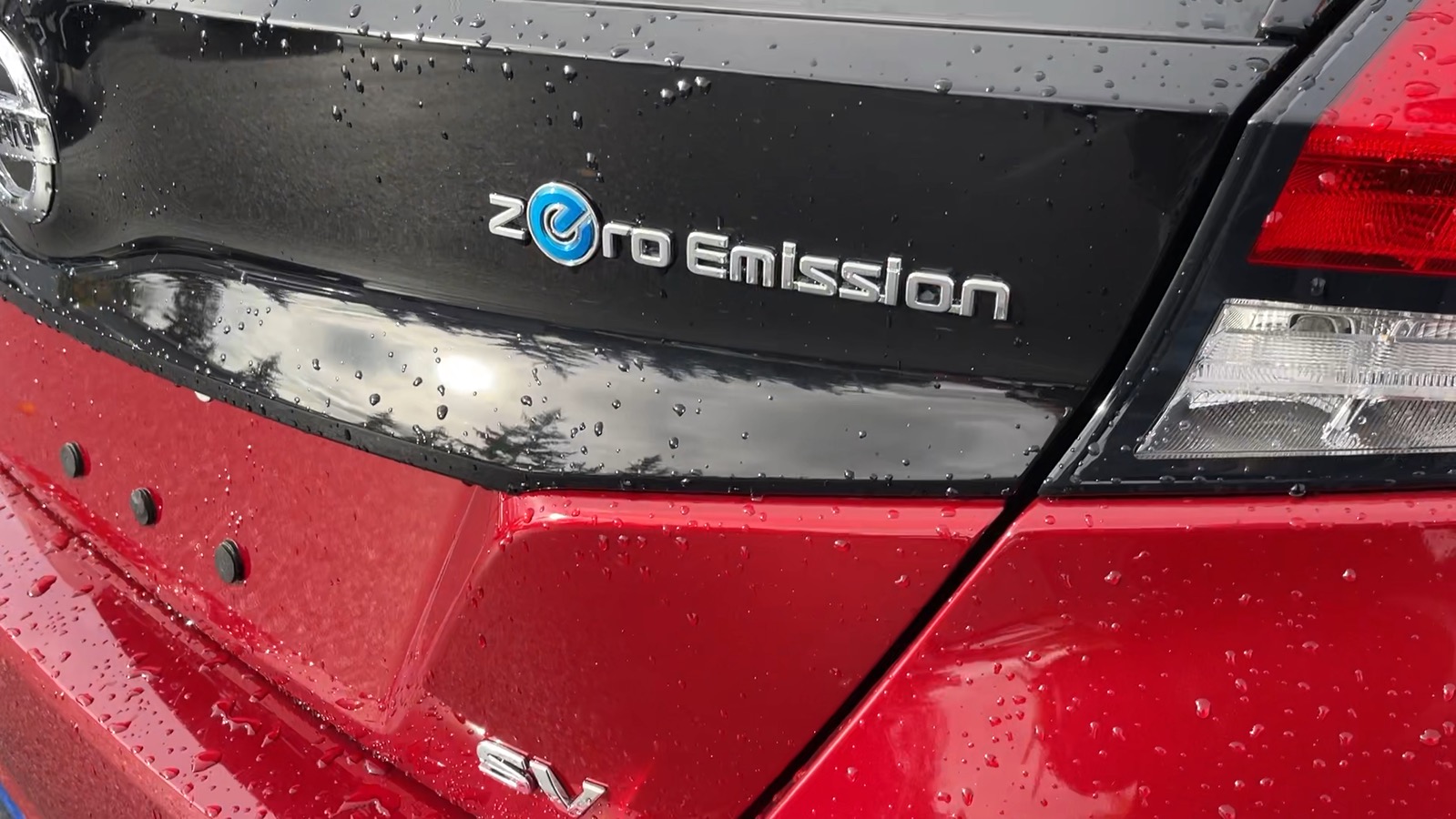 2022 Nissan LEAF SV 7