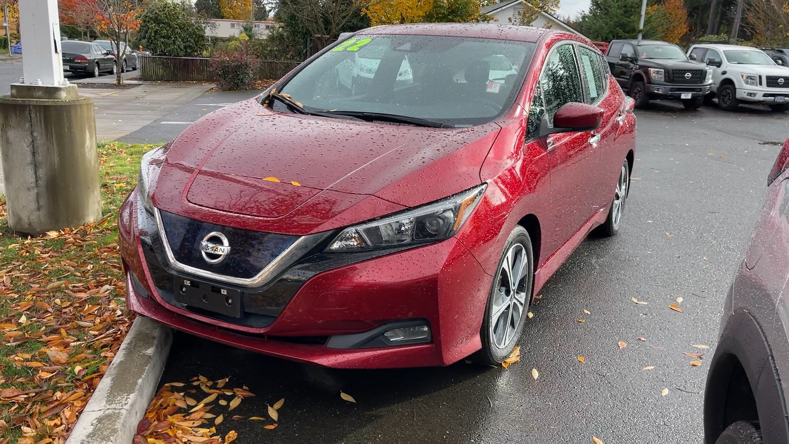 2022 Nissan LEAF SV 12