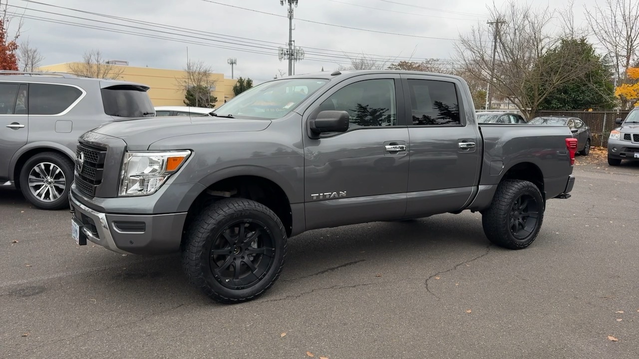 2021 Nissan Titan SV Crew 2