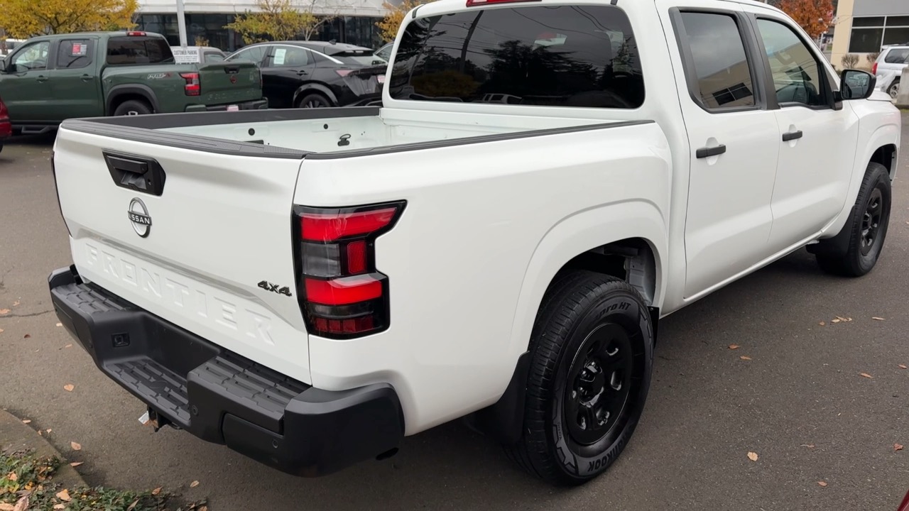 2022 Nissan Frontier S Crew Auto 7