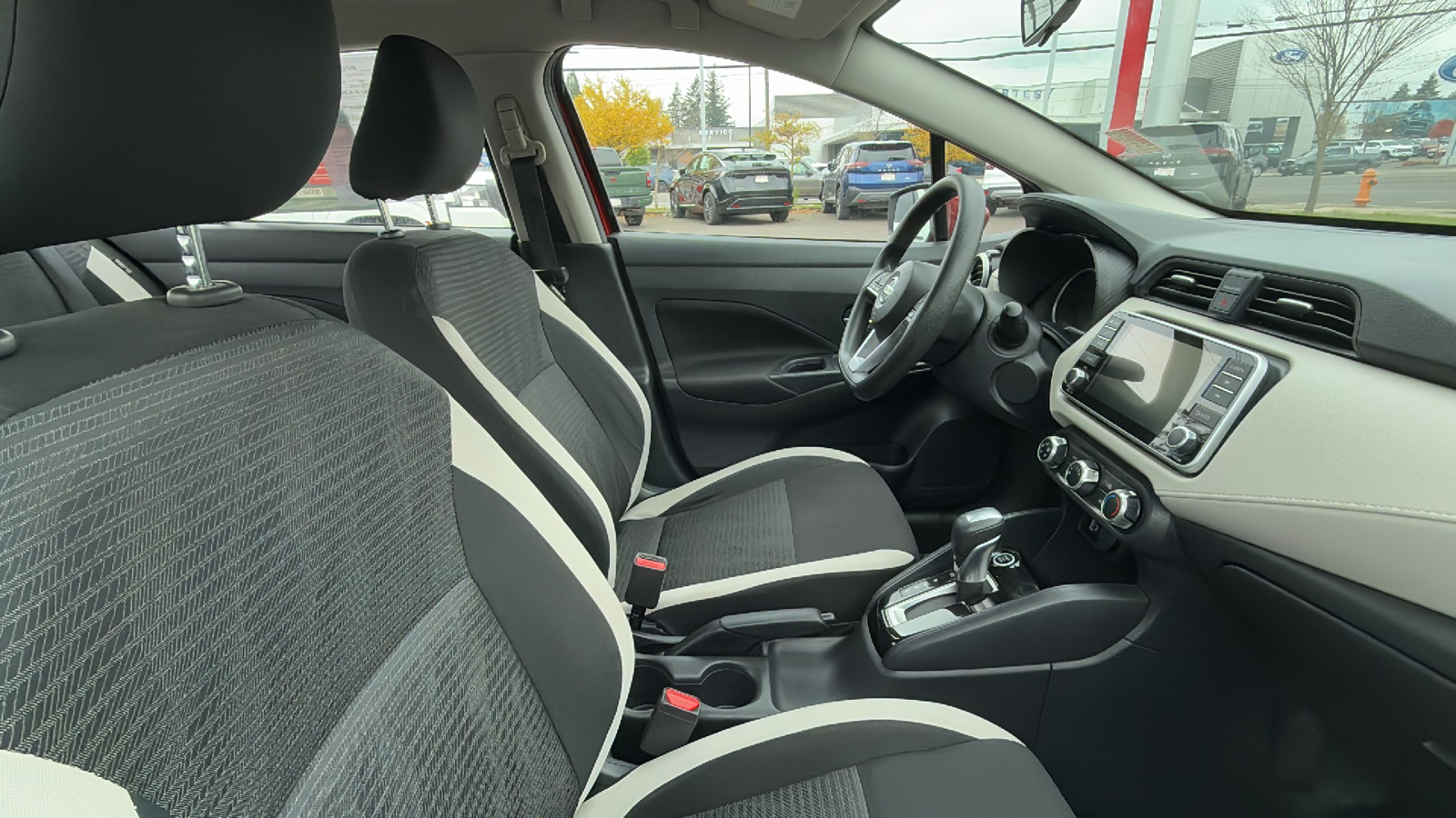 2021 Nissan Versa SV 16