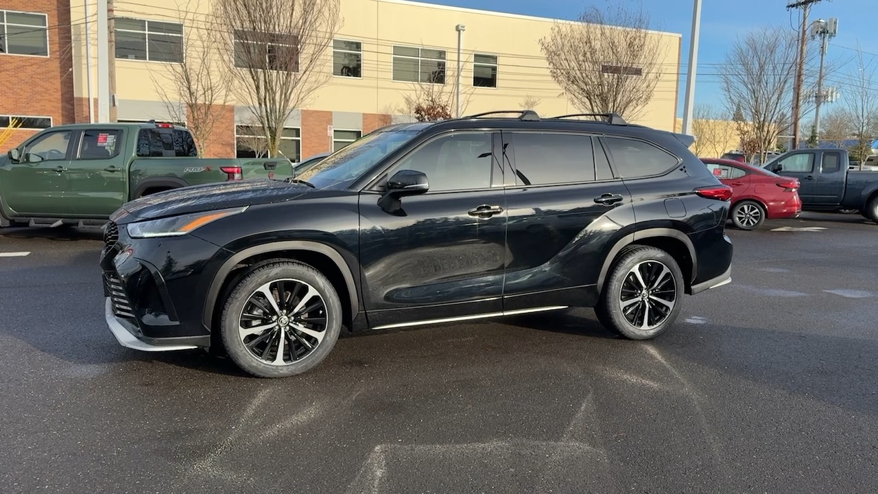 2021 Toyota Highlander XSE 2