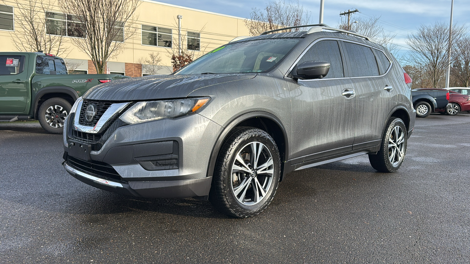 2020 Nissan Rogue SV 1