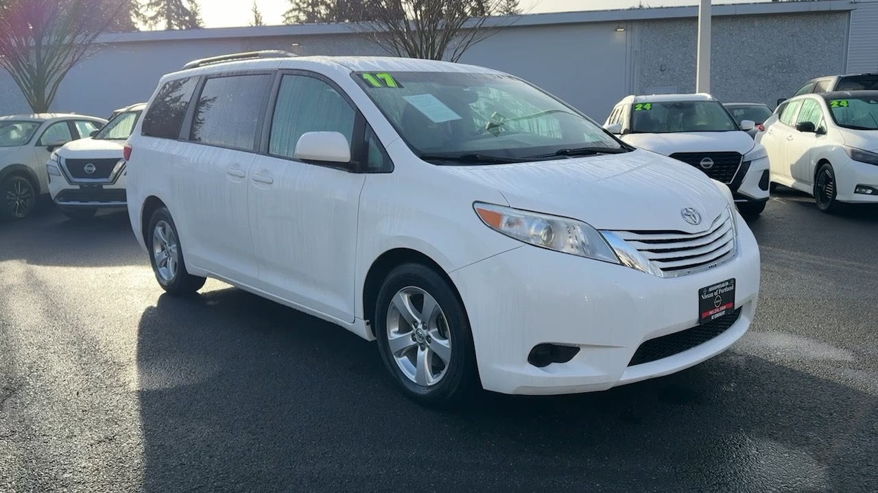 2017 Toyota Sienna LE Auto Access Seat 5