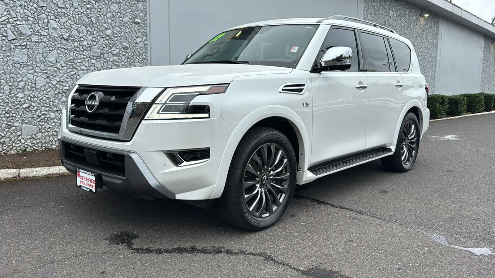 2022 Nissan Pathfinder SV photo 3