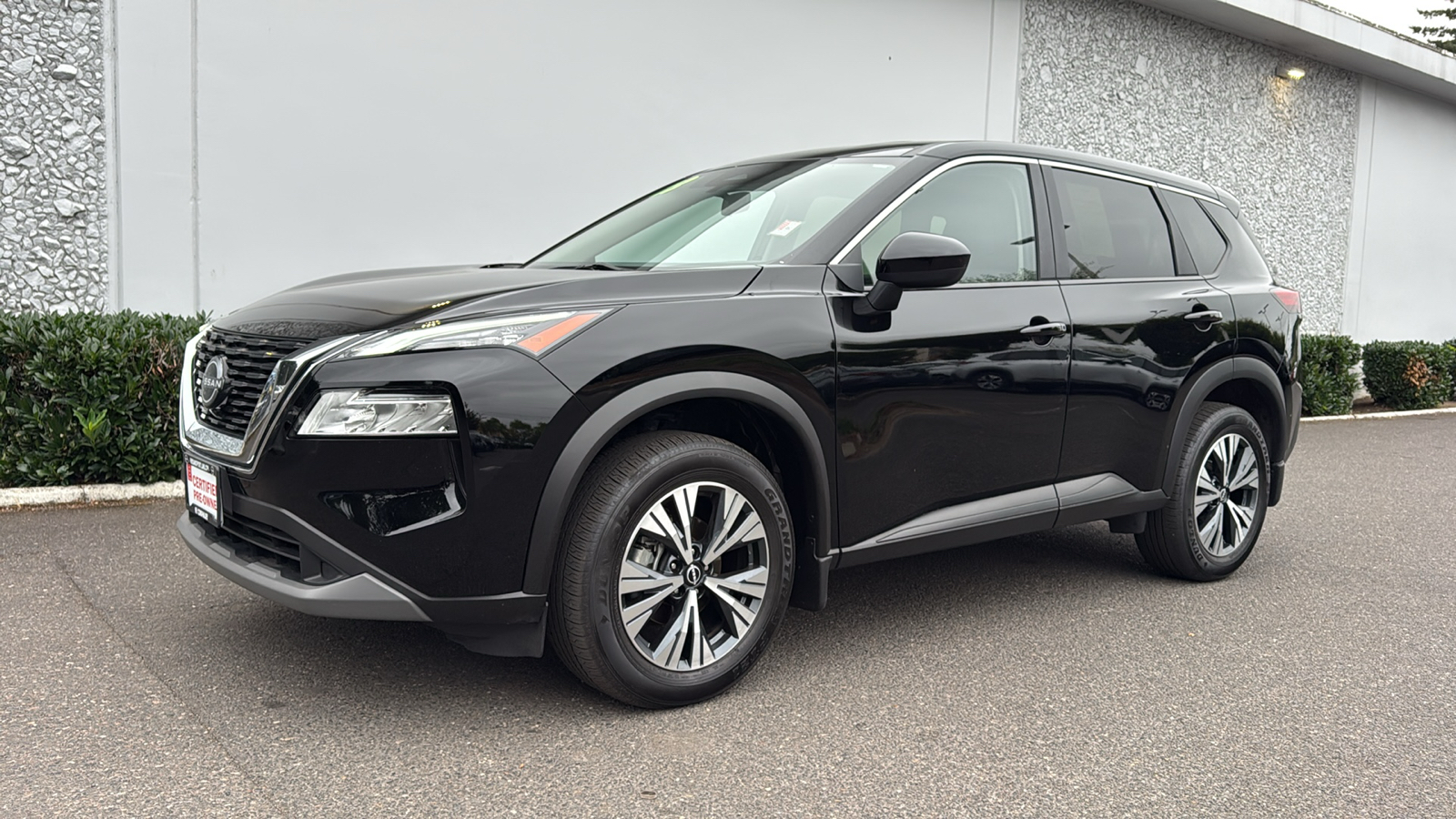 2024 Nissan Rogue SL photo 3