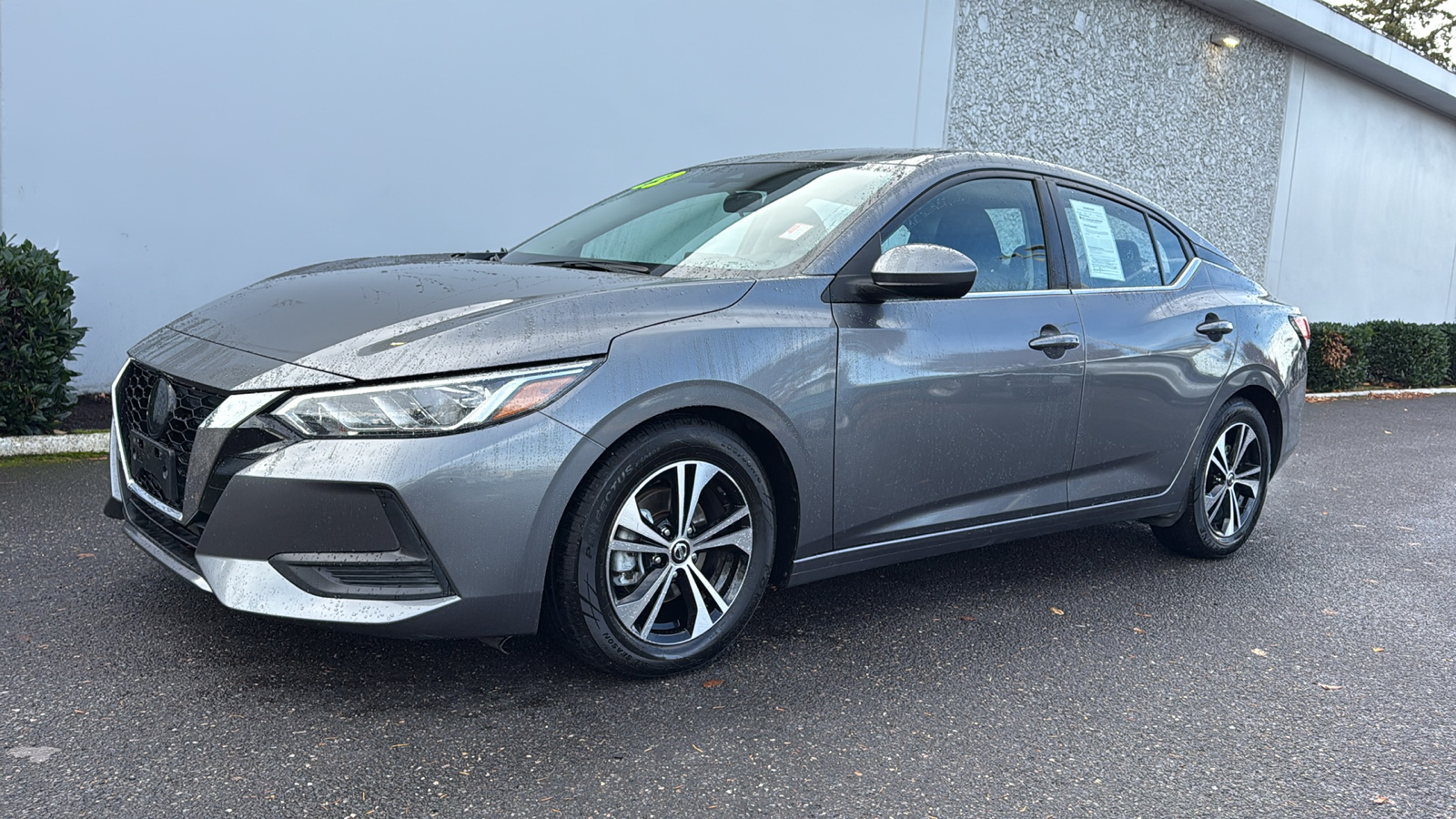 2023 Nissan Versa SV photo 3