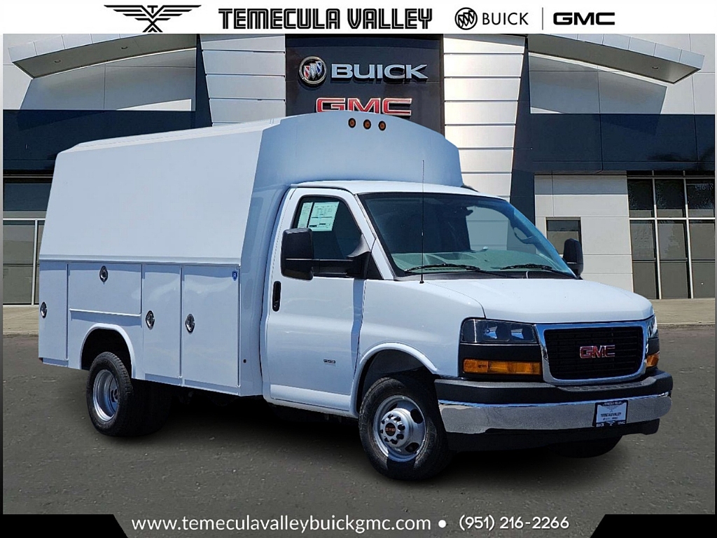 2024 GMC Savana Cutaway Work Van 1