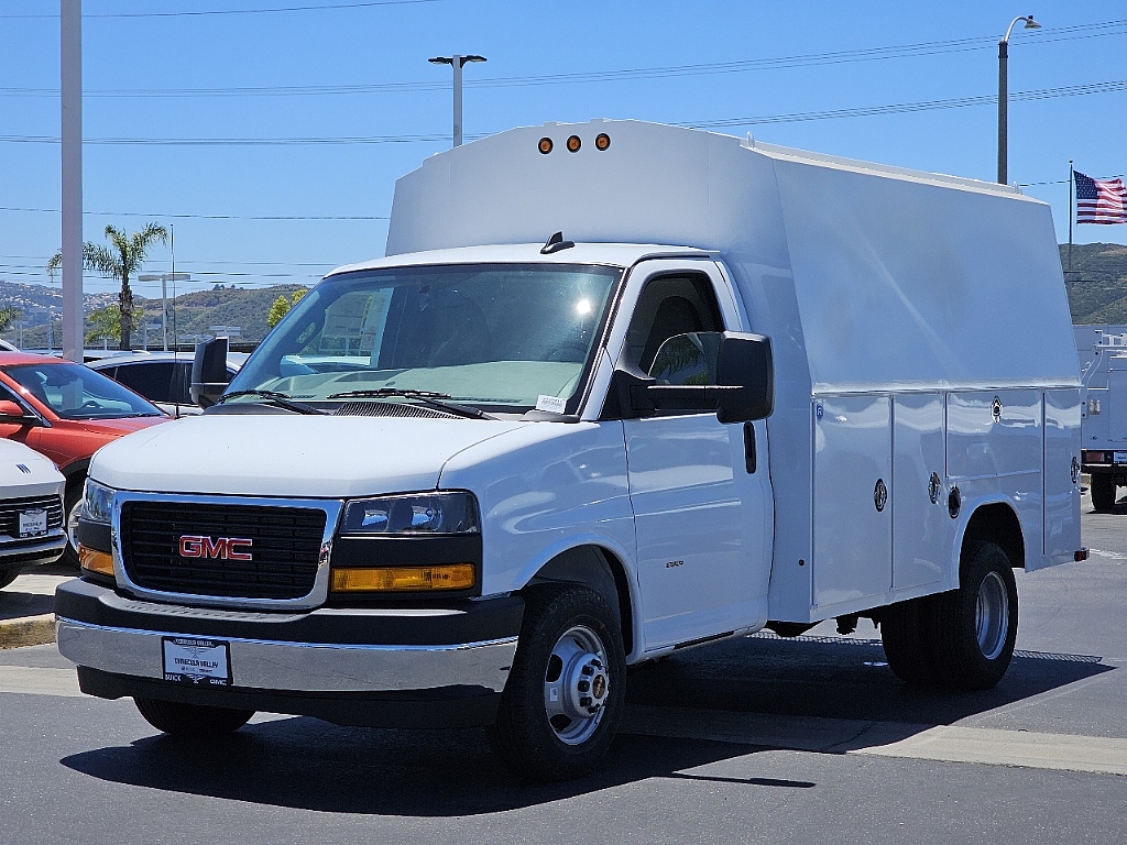 2024 GMC Savana Cutaway Work Van 10