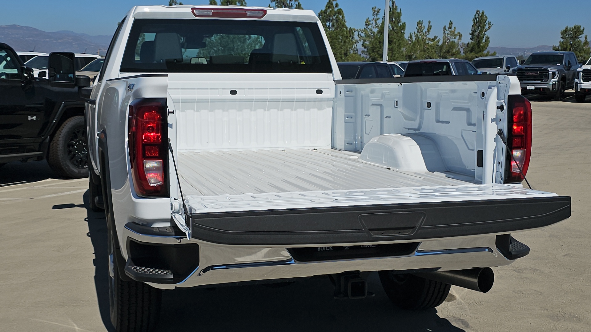 2024 GMC Sierra 2500HD 4WD Double Cab Long Bed Pro 9