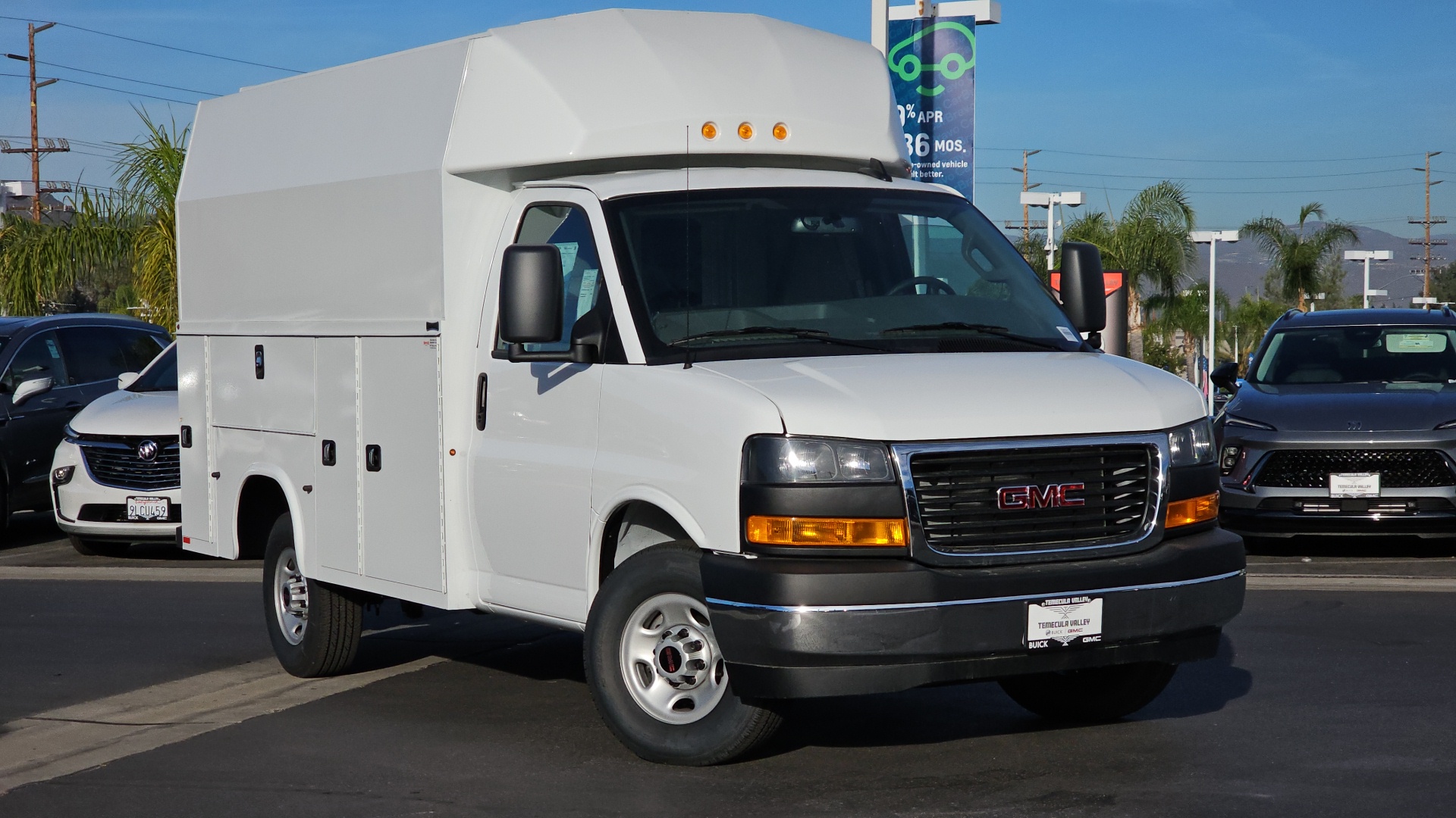 2024 GMC Savana Cutaway Work Van 1