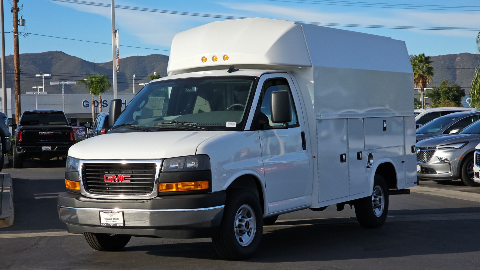 2024 GMC Savana Cutaway Work Van 4