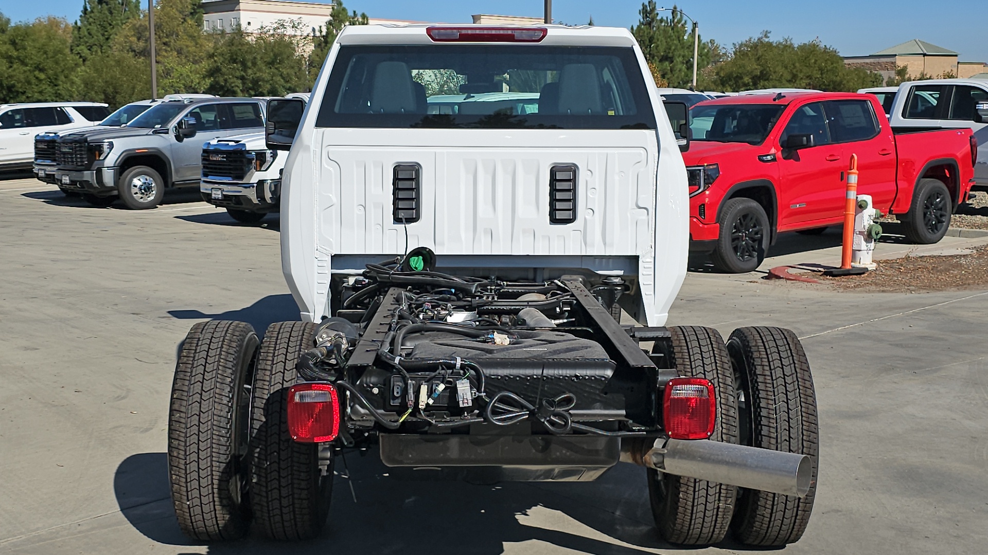 2025 GMC Sierra 3500HD Chassis Pro 9