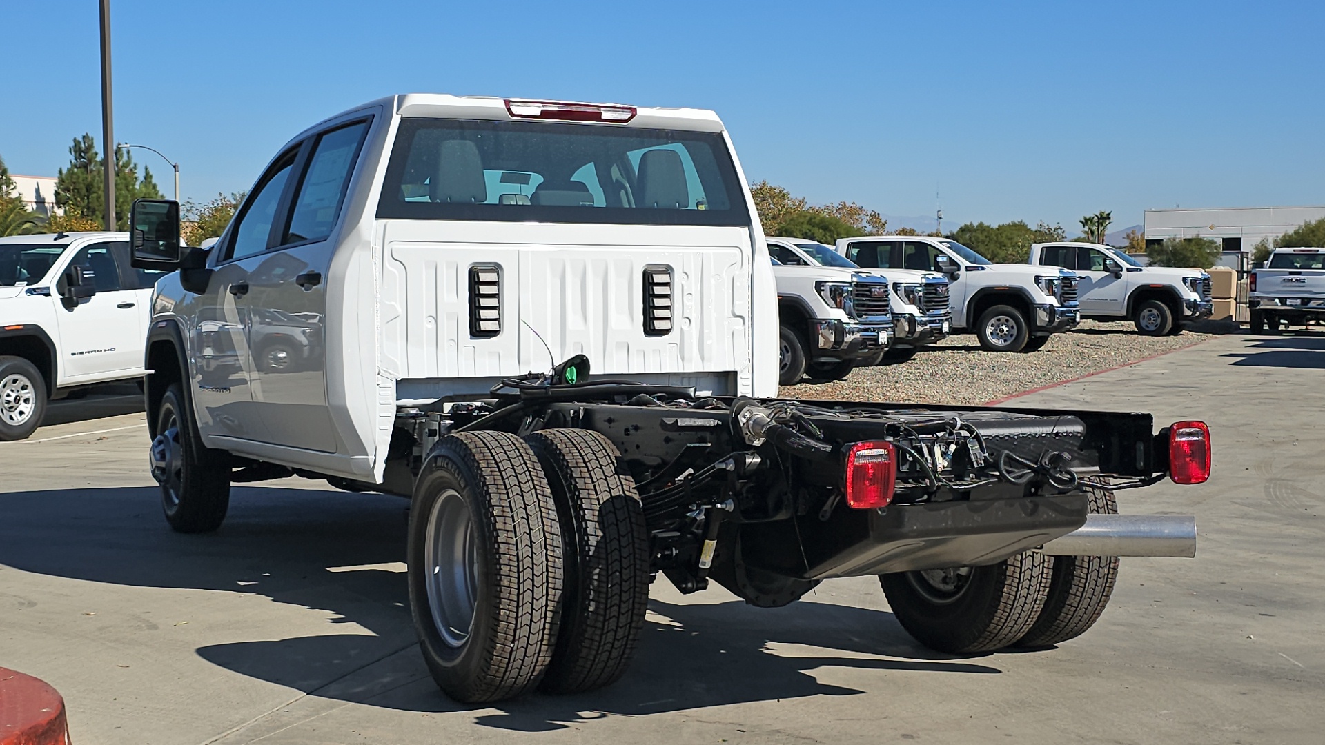 2025 GMC Sierra 3500HD Chassis Pro 10