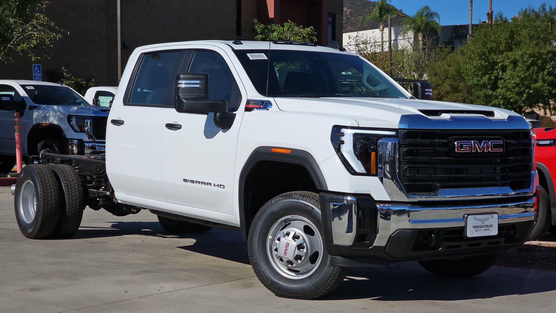 2025 GMC Sierra 3500HD Chassis Pro 2