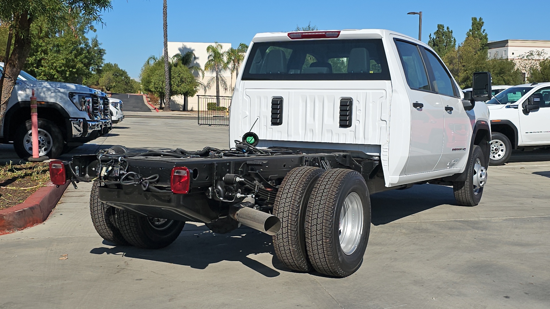 2025 GMC Sierra 3500HD Chassis Pro 11