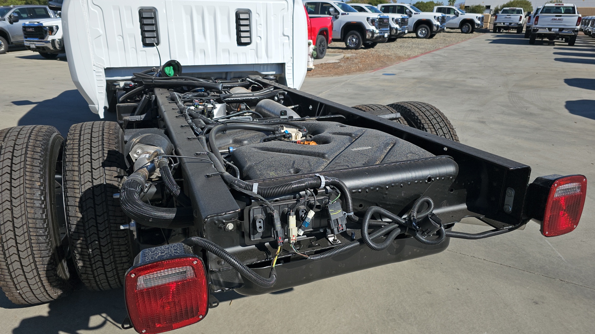 2025 GMC Sierra 3500HD Chassis Pro 13